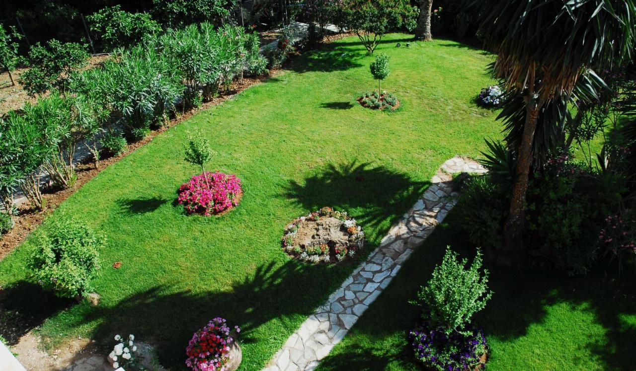 Corfu Club Apartments Gouvia Exteriör bild