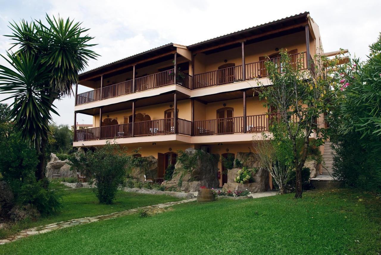Corfu Club Apartments Gouvia Exteriör bild